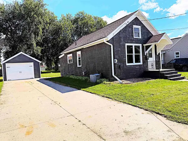 918 GRAND AVENUE, Little Chute, WI 54140