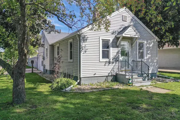 1722 W MURDOCK AVENUE, Oshkosh, WI 54901