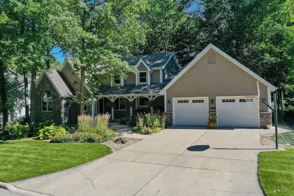2085 CRESTWOOD SPRINGS DRIVE, Green Bay, WI 54304