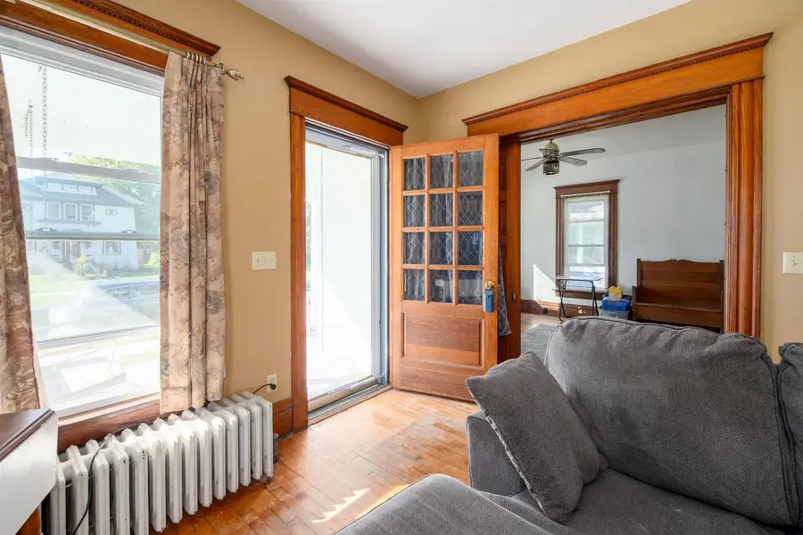 332 W 15TH AVENUE, Oshkosh, WI 54902 - #3