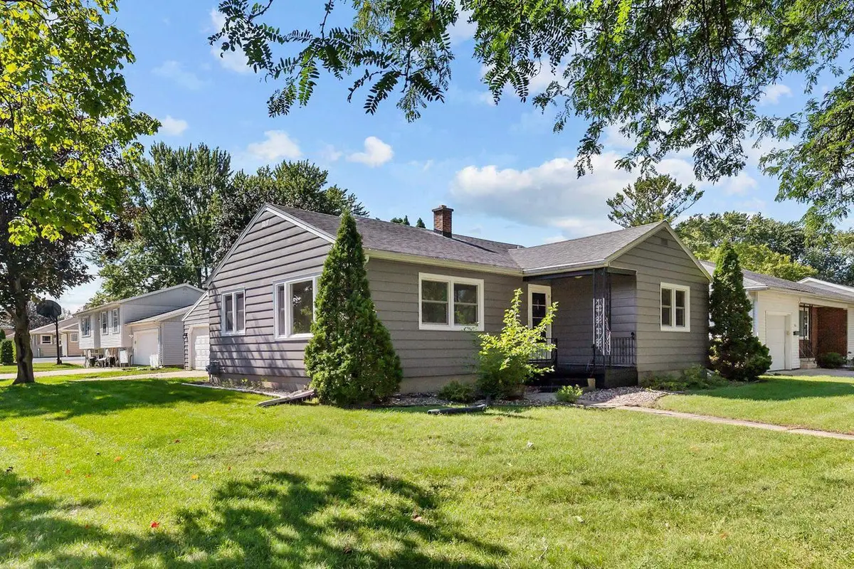 272 17TH STREET, Fond Du Lac, WI 54935 - #1