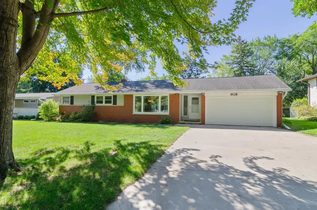 919 MORRIS AVENUE, Green Bay, WI 54304 - #1