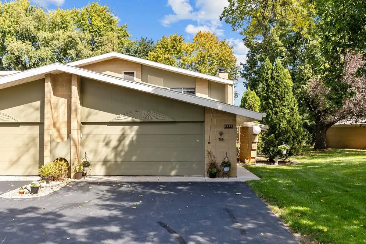 1233 W NICOLET CERCLE, Appleton, WI 54914 - #1