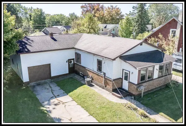 63 W 14TH STREET, Clintonville, WI 54929