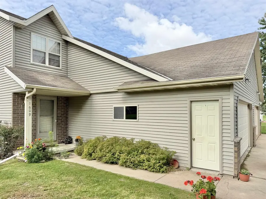 1607 ALFRED DRIVE, Luxemburg, WI 54217 - #2