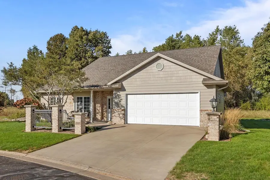 3889 N CROSSCREEK CIRCLE, Appleton, WI 54913 - #2