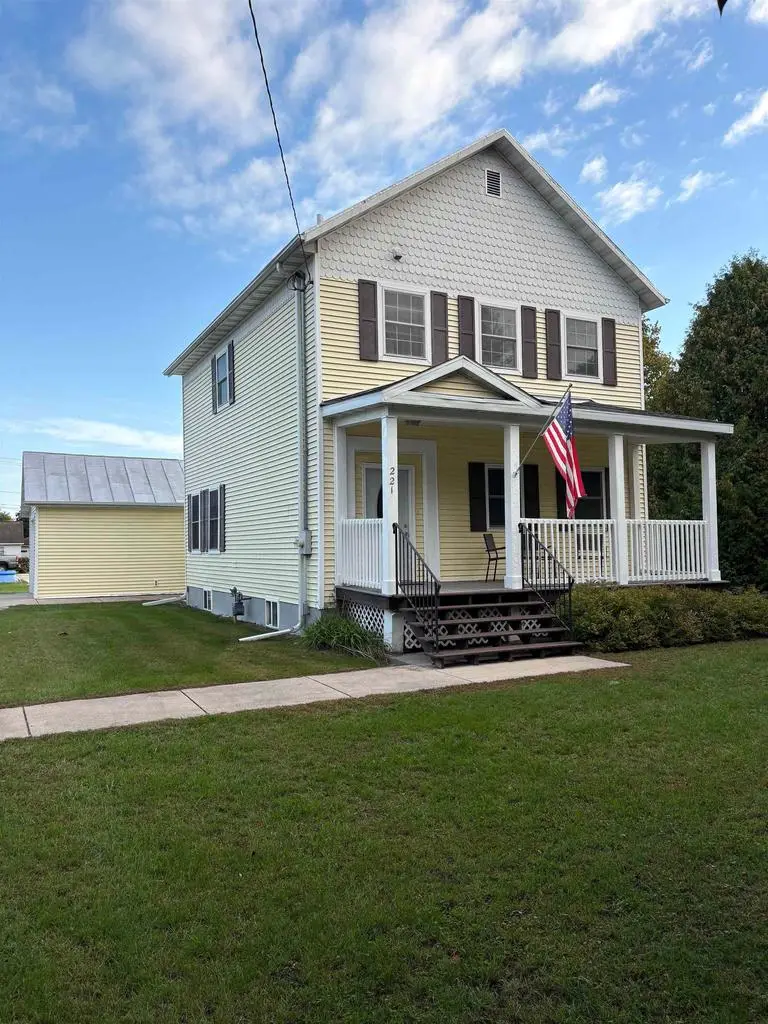 221 BRIDGE STREET, Oconto, WI 54153 - #1