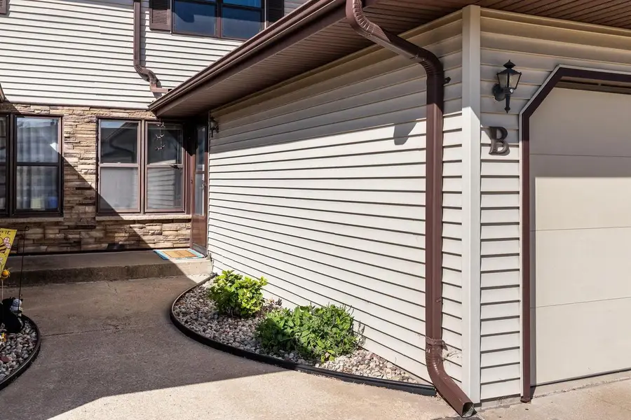 725 S WESTHAVEN PLACE  #B, Appleton, WI 54914 - #2