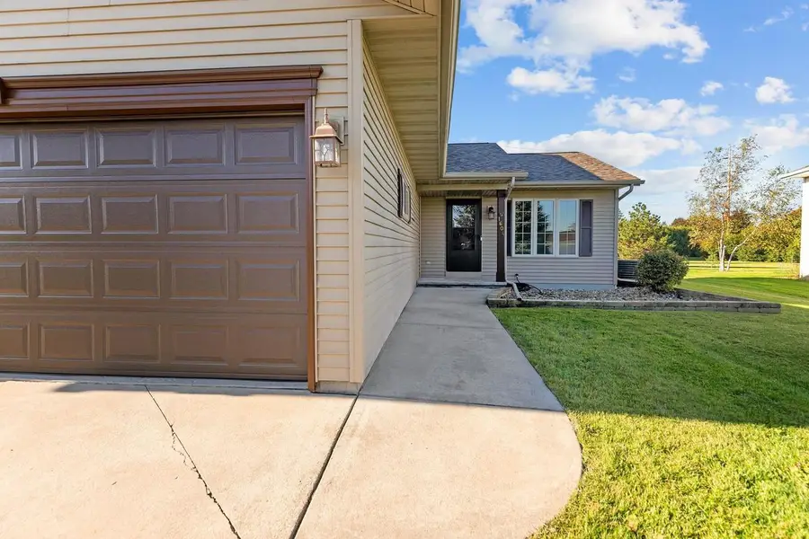 1604 PRIMROSE LANE, Fond Du Lac, WI 54935 - #2
