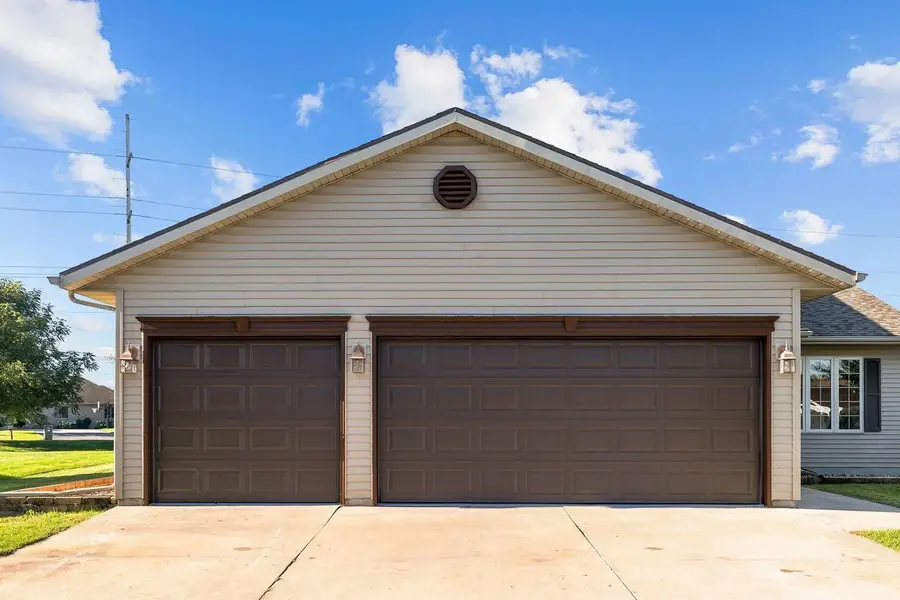 1604 PRIMROSE LANE, Fond Du Lac, WI 54935 - #3
