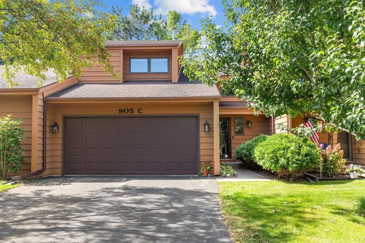 905 E WINDFIELD PLACE, Appleton, WI 54911 - #1