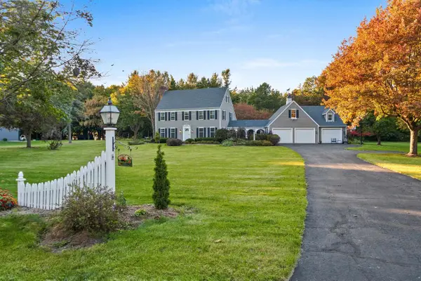 21 CRESTVIEW DRIVE, Hortonville, WI 54944
