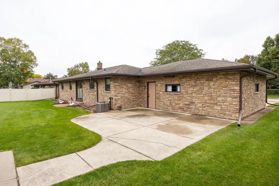 4810 W WILDFLOWER LANE, Appleton, WI 54914 - #2