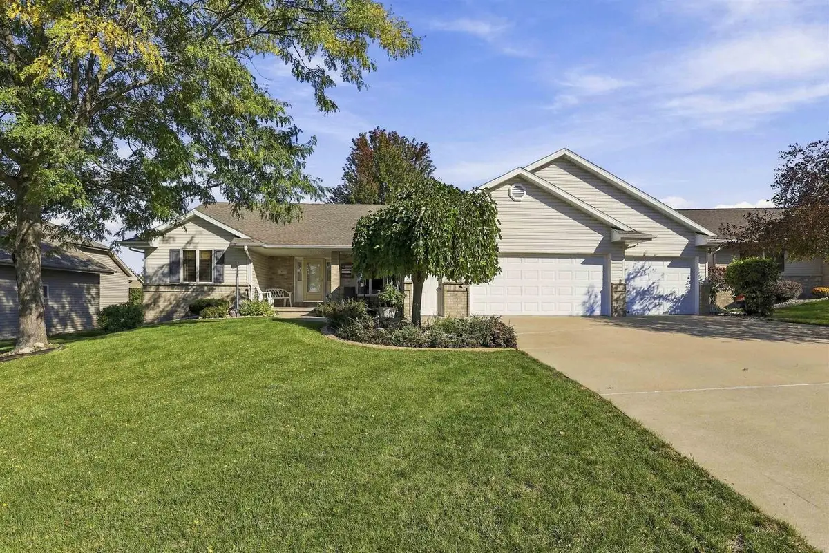 1394 W MASON RIDGE COURT, Appleton, WI 54914 - #1