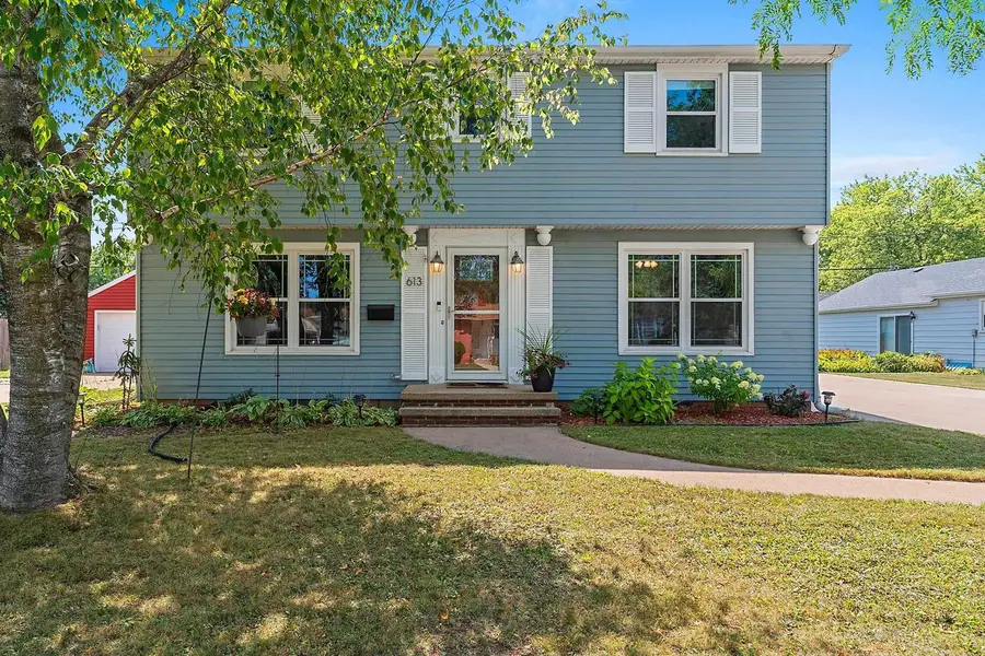 613 E BYRD STREET, Appleton, WI 54911 - #3