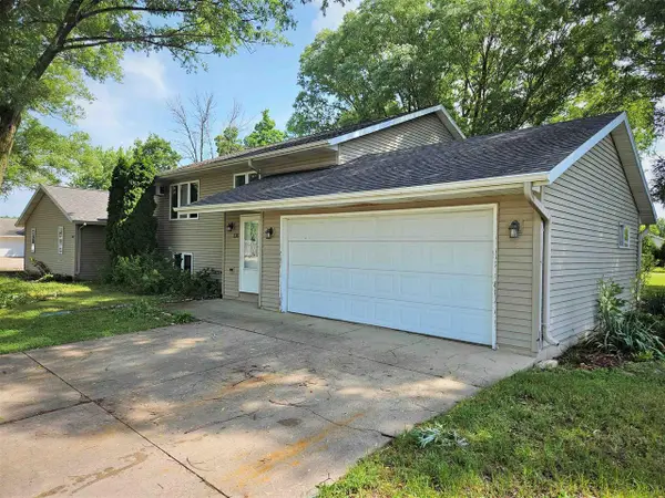 336 WINTERGREEN DRIVE, Omro, WI 54963