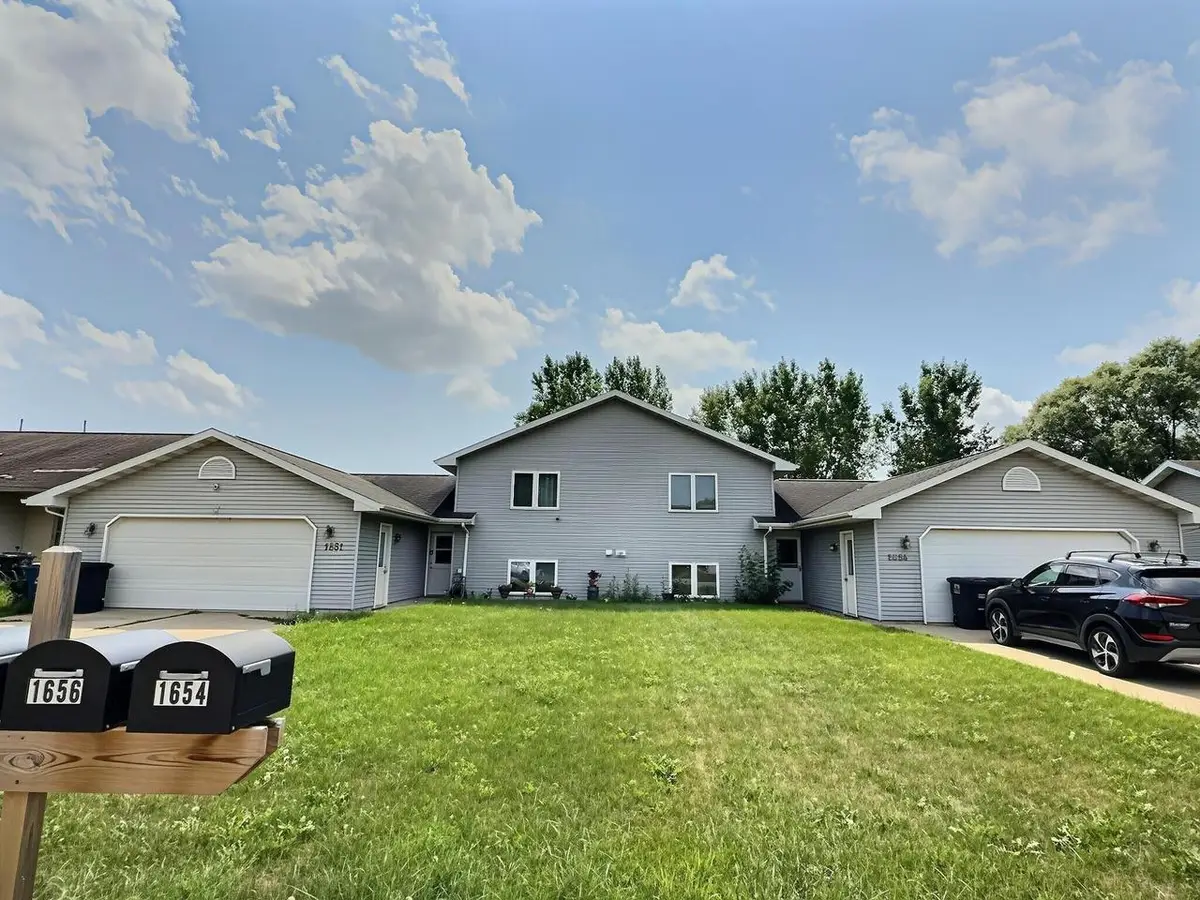 1654 LINCOLN AVENUE, Omro, WI 54963 - #1