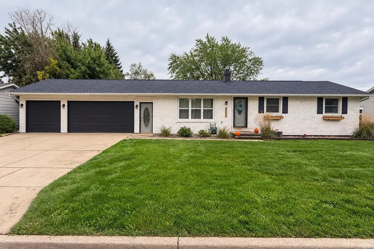 1371 CORMIER ROAD, Ashwaubenon, WI 54313 - #1