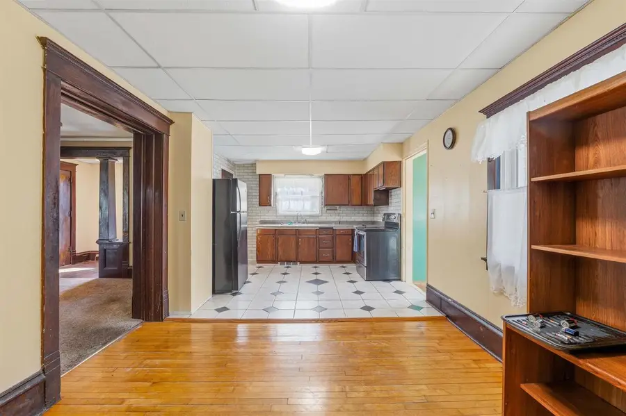 812 FOND DU LAC STREET, Mount Calvary, WI 53057 - #2