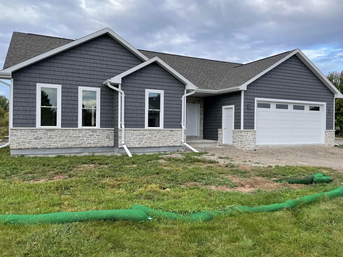 904 WHISPER FALLS COURT, Menasha, WI 54952 - #1