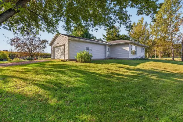 E7943 STATE ROAD 54, New London, WI 54961