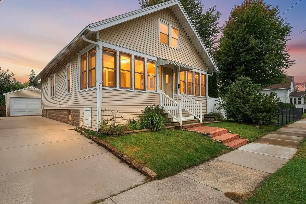 935 W 8TH AVENUE, Oshkosh, WI 54902 - #1