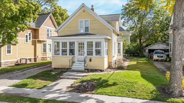 826 MCKINLEY STREET, Oshkosh, WI 54901