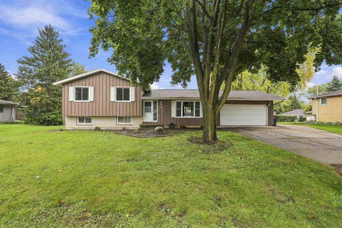 821 WOODFIELD ROAD, Neenah, WI 54956 - #1