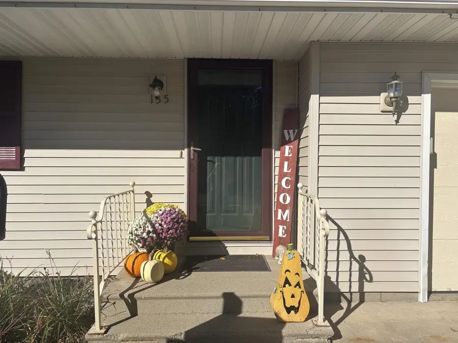 135 N MEADOW STREET, Oshkosh, WI 54902 - #3