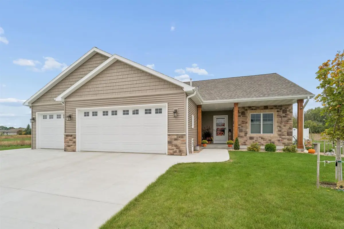 462 RUSTIC RIDGE DRIVE, Brillion, WI 54110 - #1