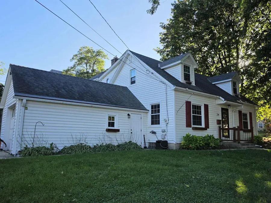 729 W OAK STREET, West Bend, WI 53095 - #2