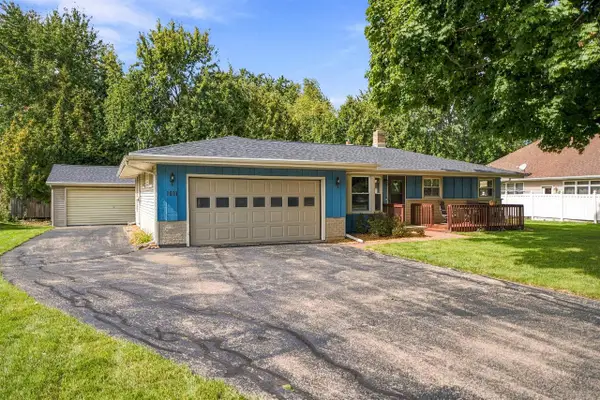 1011 S BLUEMOUND DRIVE, Appleton, WI 54914