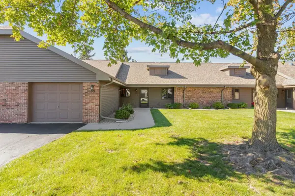 83 SPENCER VILLAGE COURT, Appleton, WI 54914