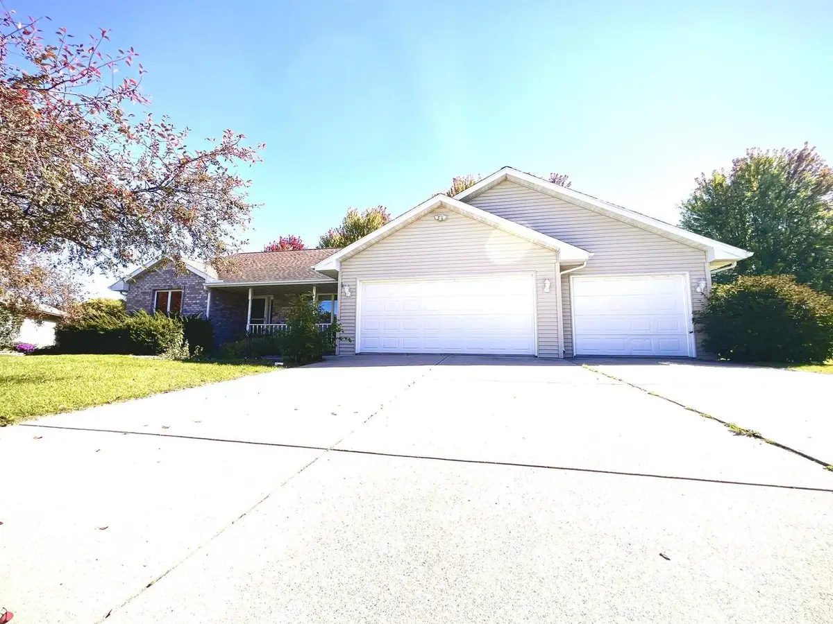 2039 MEADOW LINKS DRIVE, New Franken, WI 54229 - #1