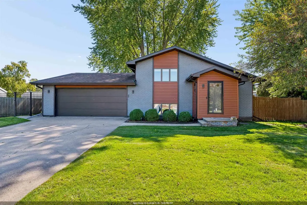 915 BAVARIAN COURT, Oshkosh, WI 54901 - #1