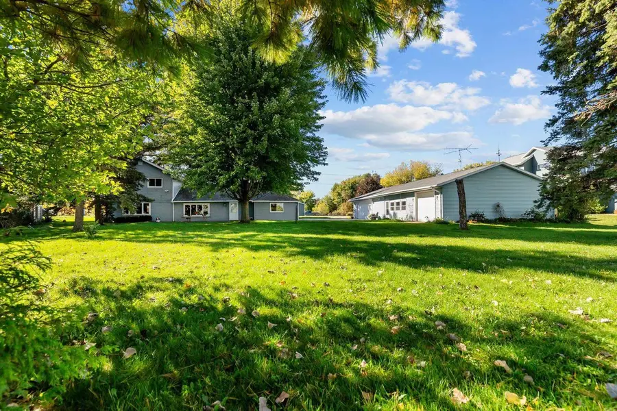 5592 LAKE ROAD, Oshkosh, WI 54902 - #3