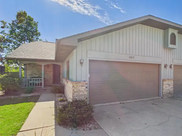 907 W RIDGEVIEW DRIVE, Appleton, WI 54914