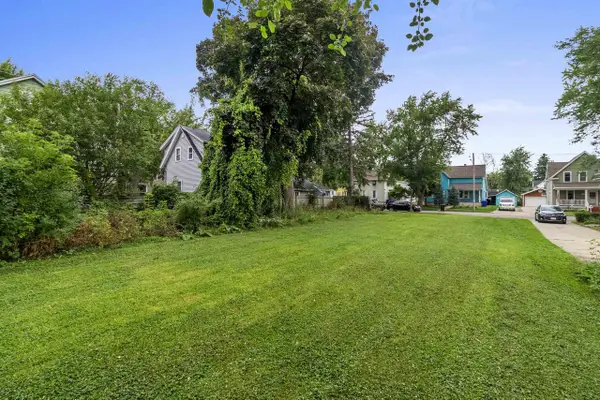 409 E SPRING STREET, Appleton, WI 54911