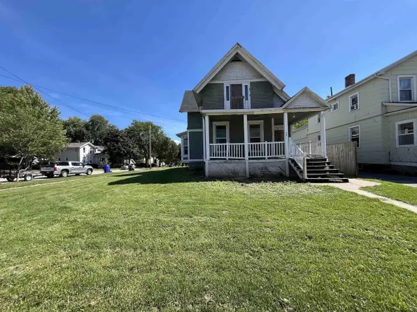 802 S MEMORIAL DRIVE, Appleton, WI 54911