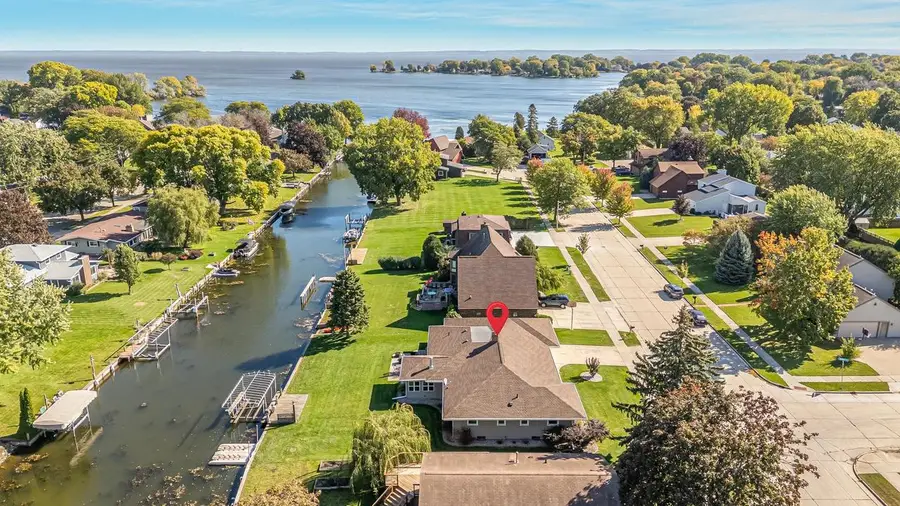 850 BAVARIAN COURT, Oshkosh, WI 54901 - #2
