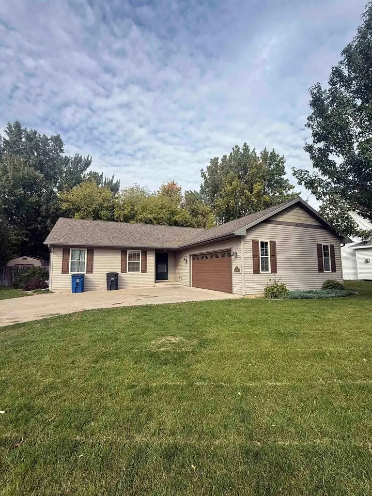 1729 JUSTIN DRIVE, Omro, WI 54963 - #1