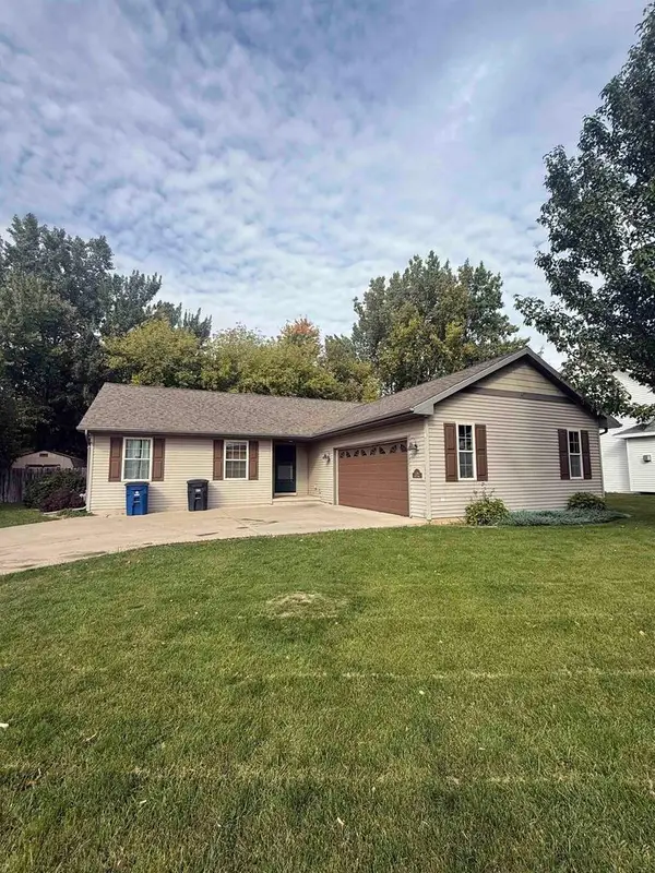 1729 JUSTIN DRIVE, Omro, WI 54963