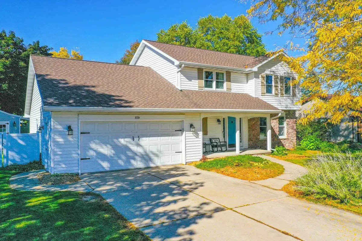 829 MEADOWBROOK DRIVE, Green Bay, WI 54313 - #1