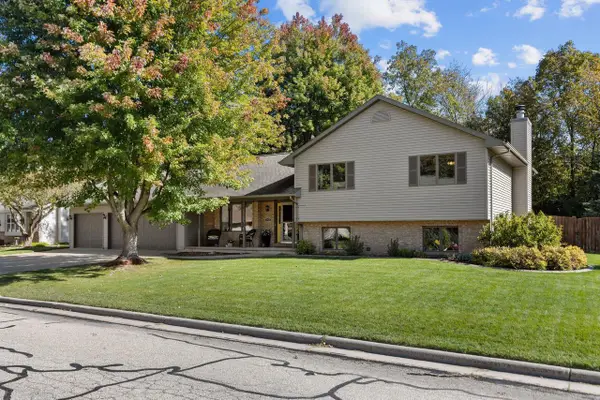 1605 MEADOWBREEZE CIRCLE, Neenah, WI 54956