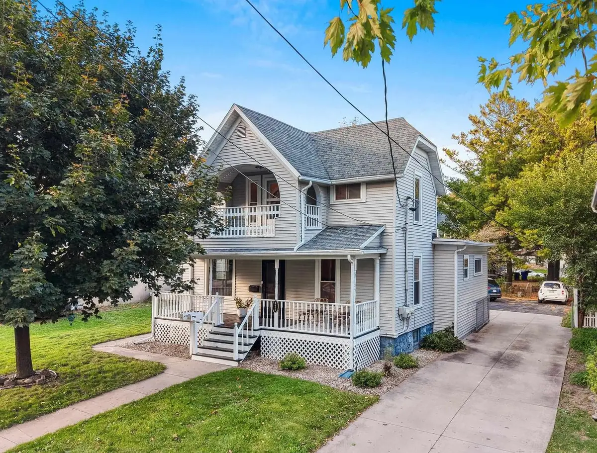 826 W 4TH STREET, Appleton, WI 54914 - #1
