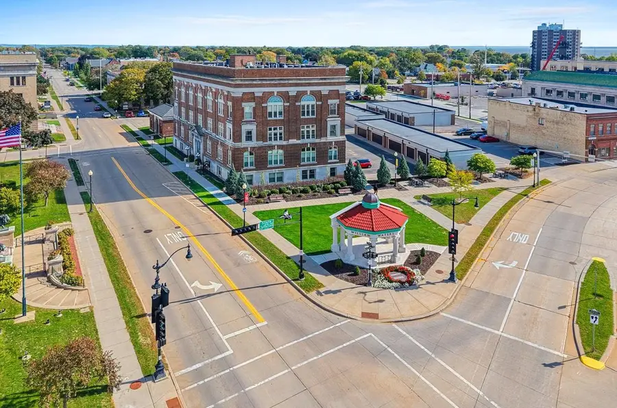 105 WASHINGTON AVENUE  #003, Oshkosh, WI 54901 - #3