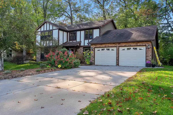 2032 CANDLE WAY, Green Bay, WI 54304