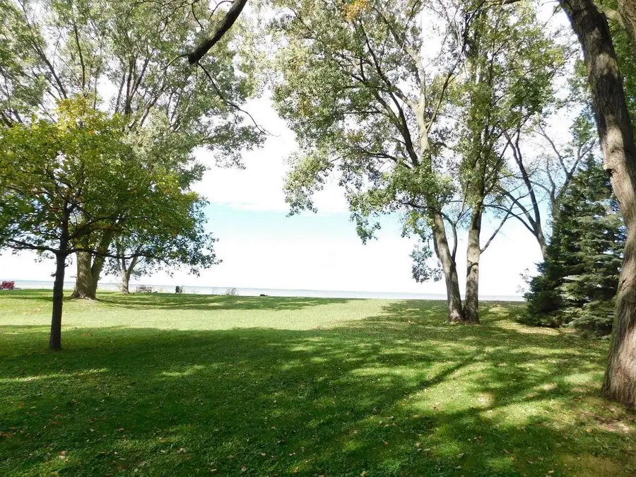 2829 EAST SHORE DRIVE, Green Bay, WI 54302 - #2
