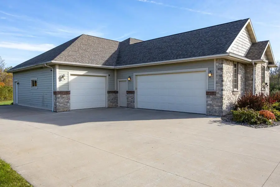 W2244 SECLUDED COURT, Kaukauna, WI 54130 - #2