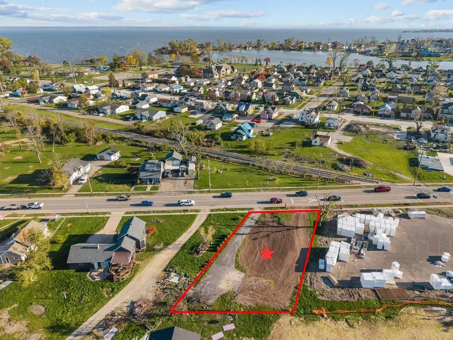 836 PLANK ROAD, Menasha, WI 54952 - #2